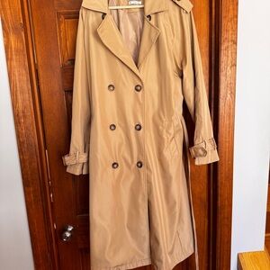Stoosh Double-Breasted Beige Trench Coat
